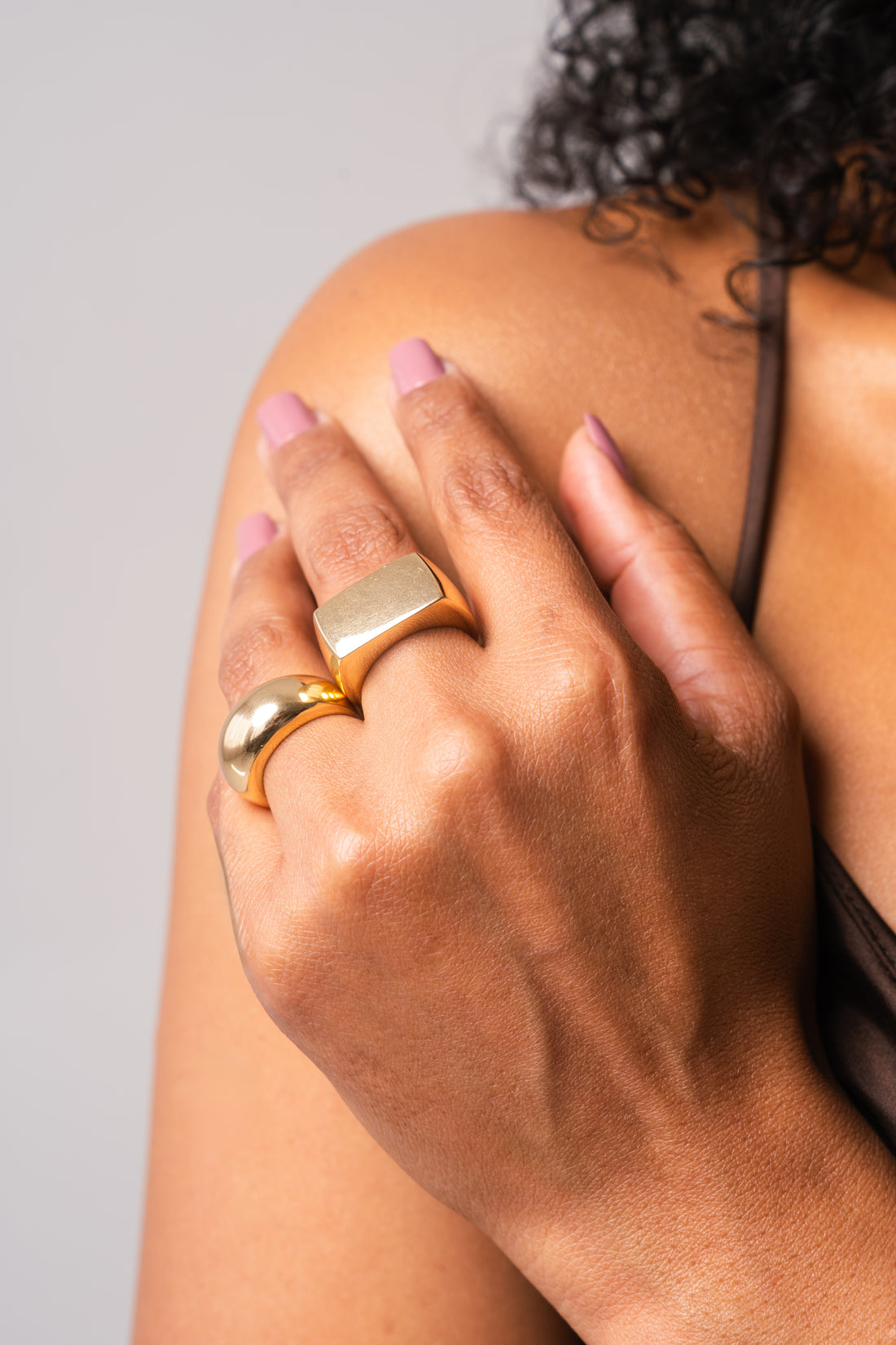 Anel Isadora Estruturado Forrado Banho de Ouro 18k