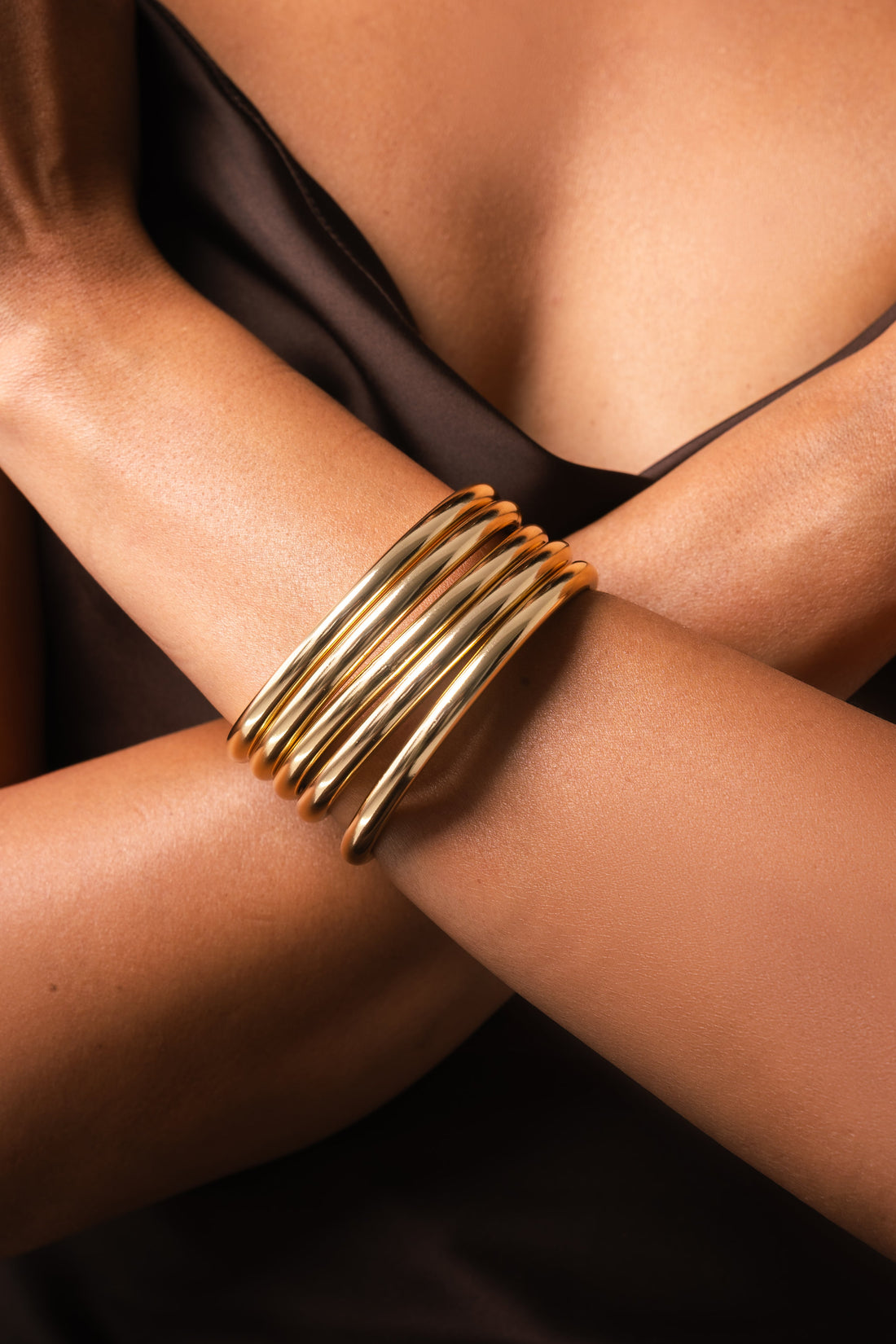 Pulseira Aura Bracelete Dourado Rigído Banho de Ouro 18k