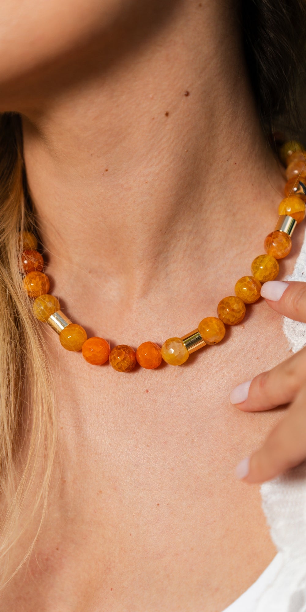 Colar Dália de Bolas Coloridas Banho de Ouro 18k