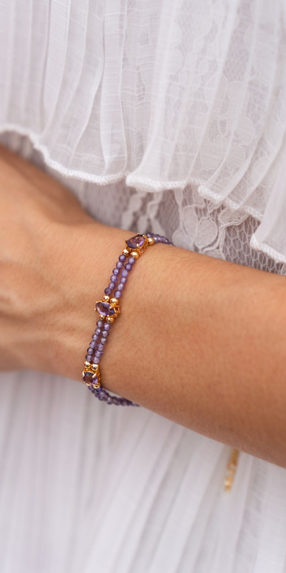 Pulseira Ina Delicada Cravação de Cristais e Zircônias Banho de Ouro 18k