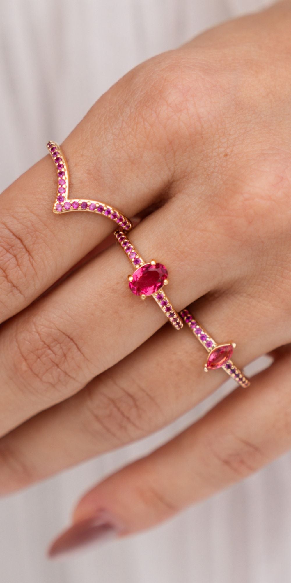 Anel Elis Delicado Pedra Oval Zircônia Banho de Ouro 18k