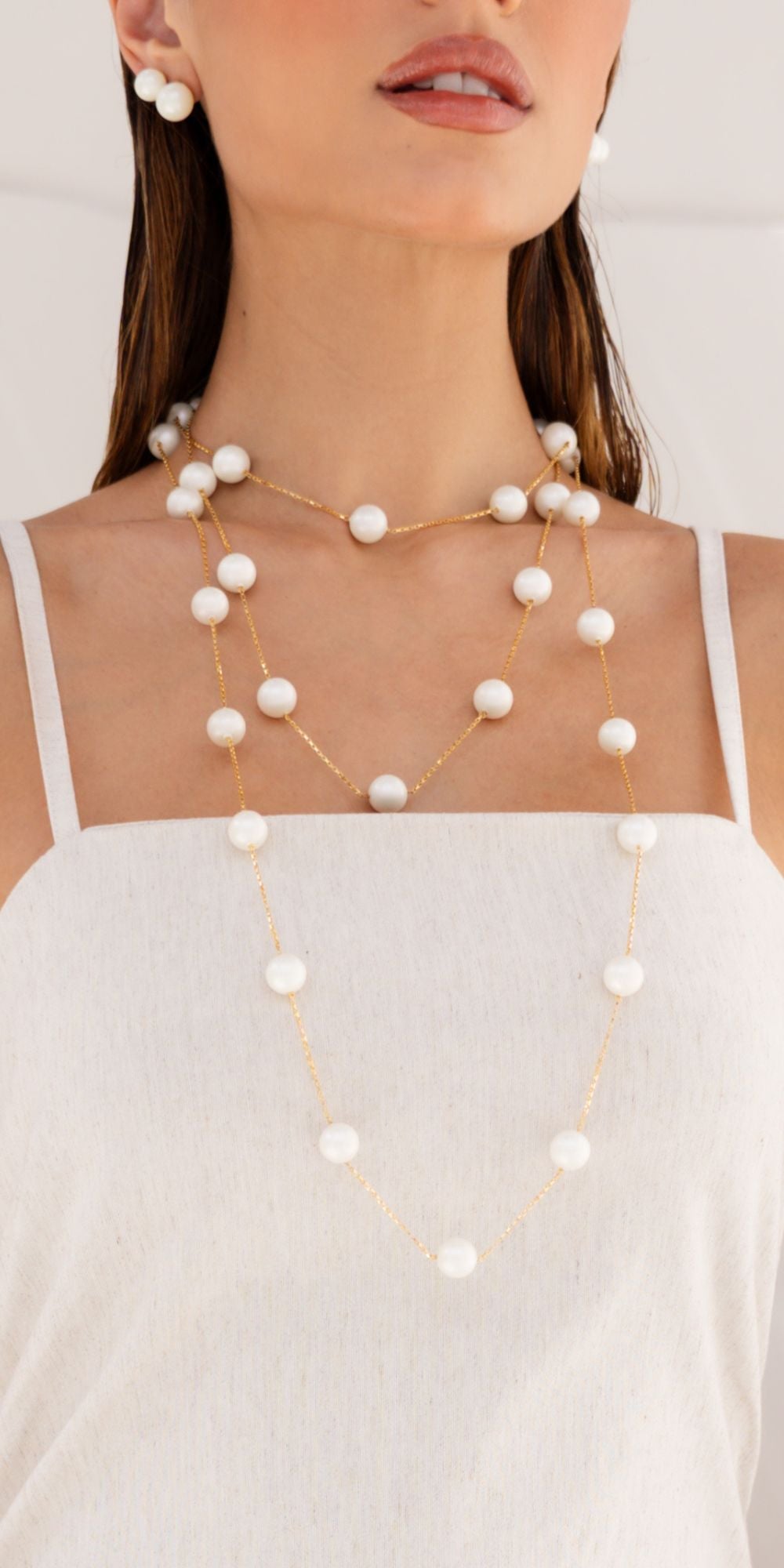 Colar Malu Longo com Pérolas Shell e Banho de Ouro 18k