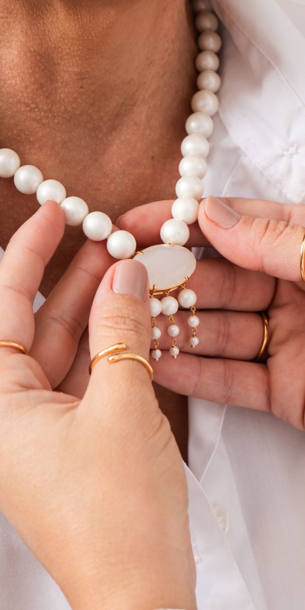 Colar Susana Maxi com Pingente Moderno Banho de Ouro 18k