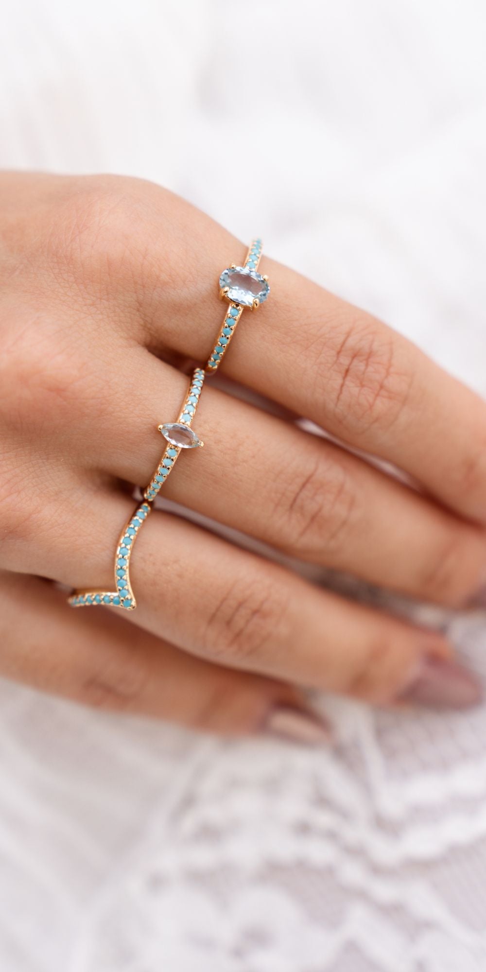 Anel Elis Delicado Pedra Oval Zircônia Banho de Ouro 18k