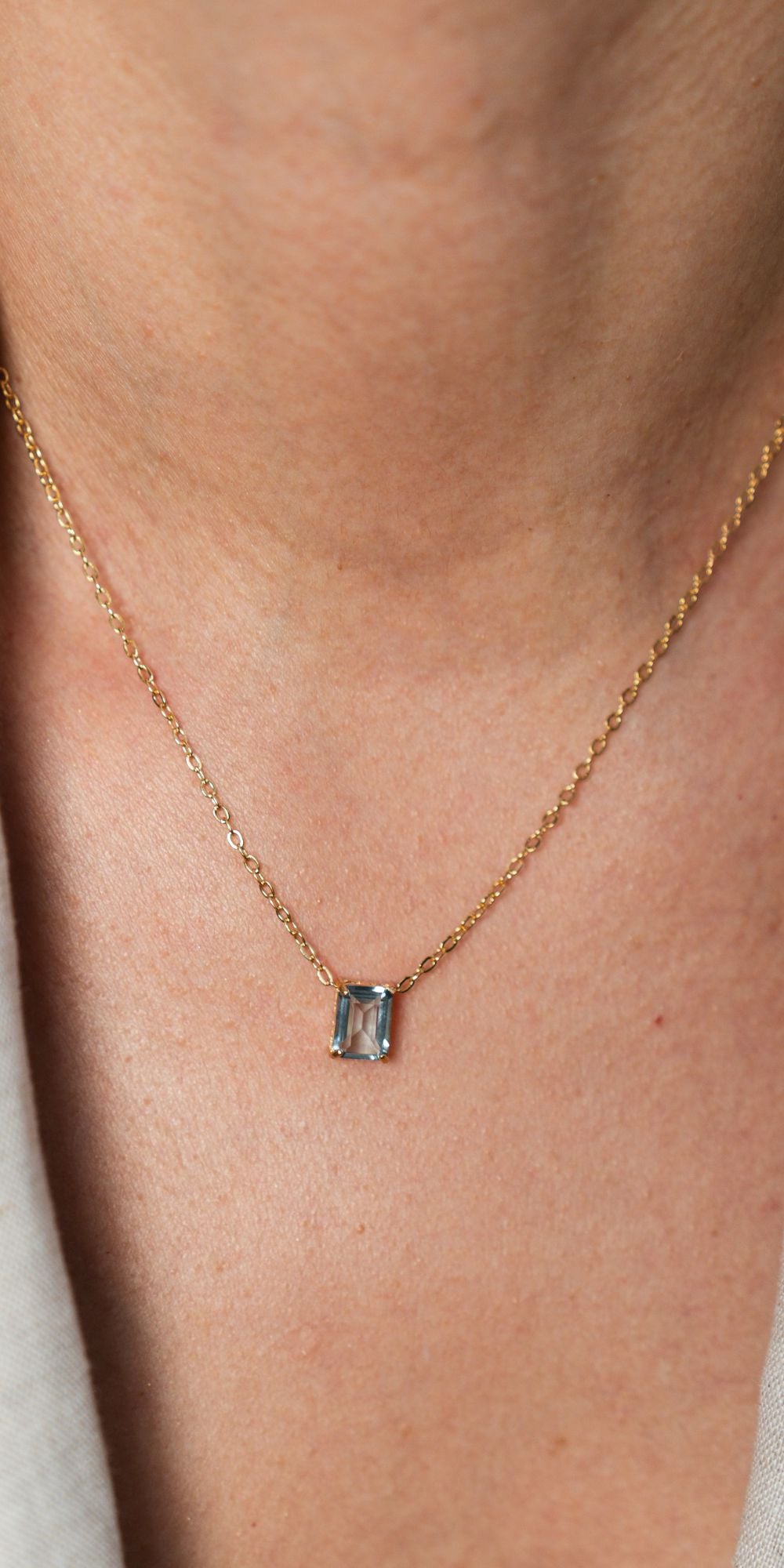 Colar Camila Ajustável com Pedra Banho de Ouro 18k