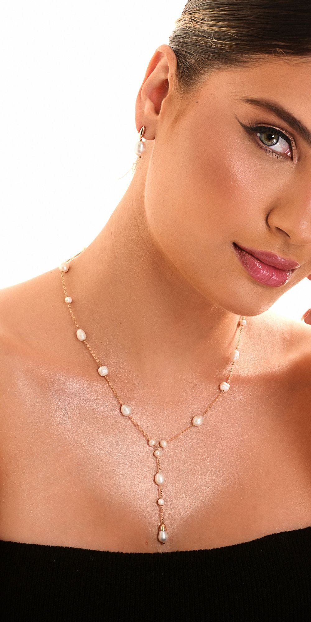 Colar Teresa Gravatinha com Pérolas de Água Doce Banho de Ouro 18k