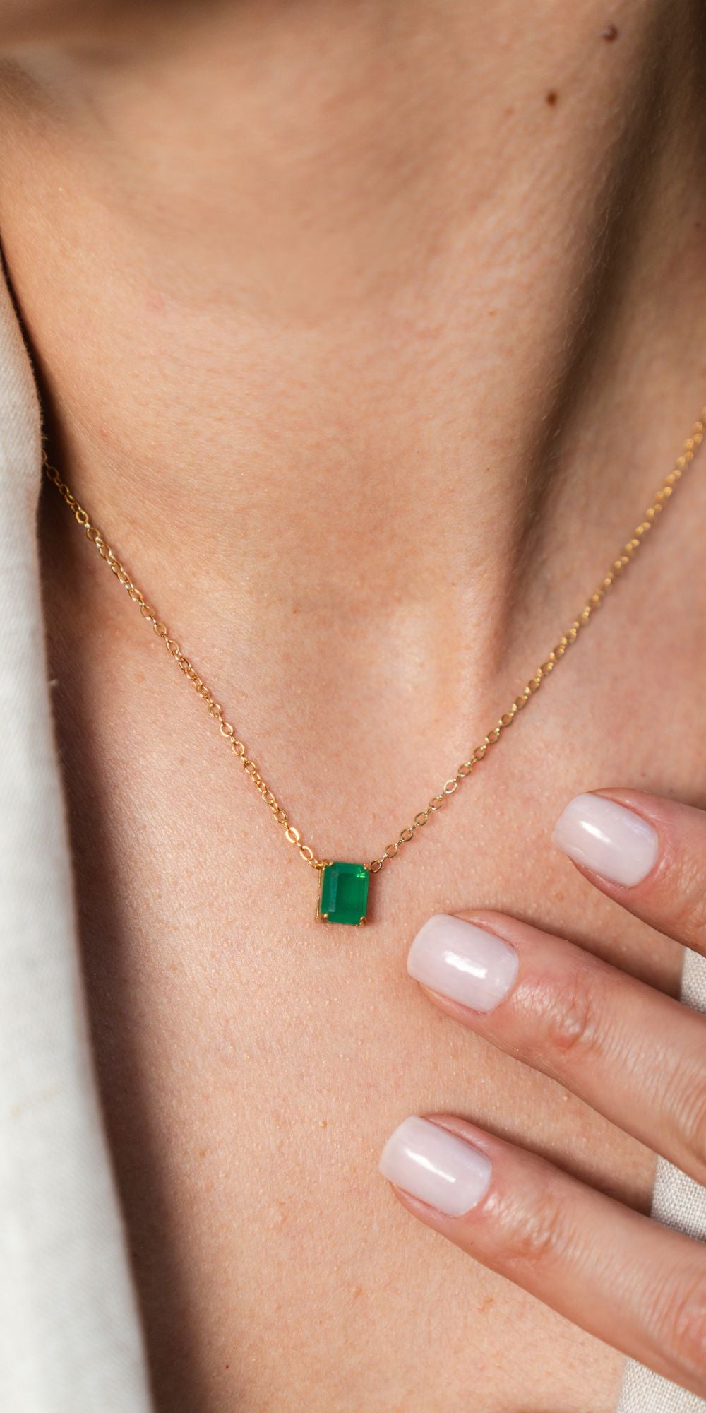 Colar Camila Ajustável com Pedra Banho de Ouro 18k