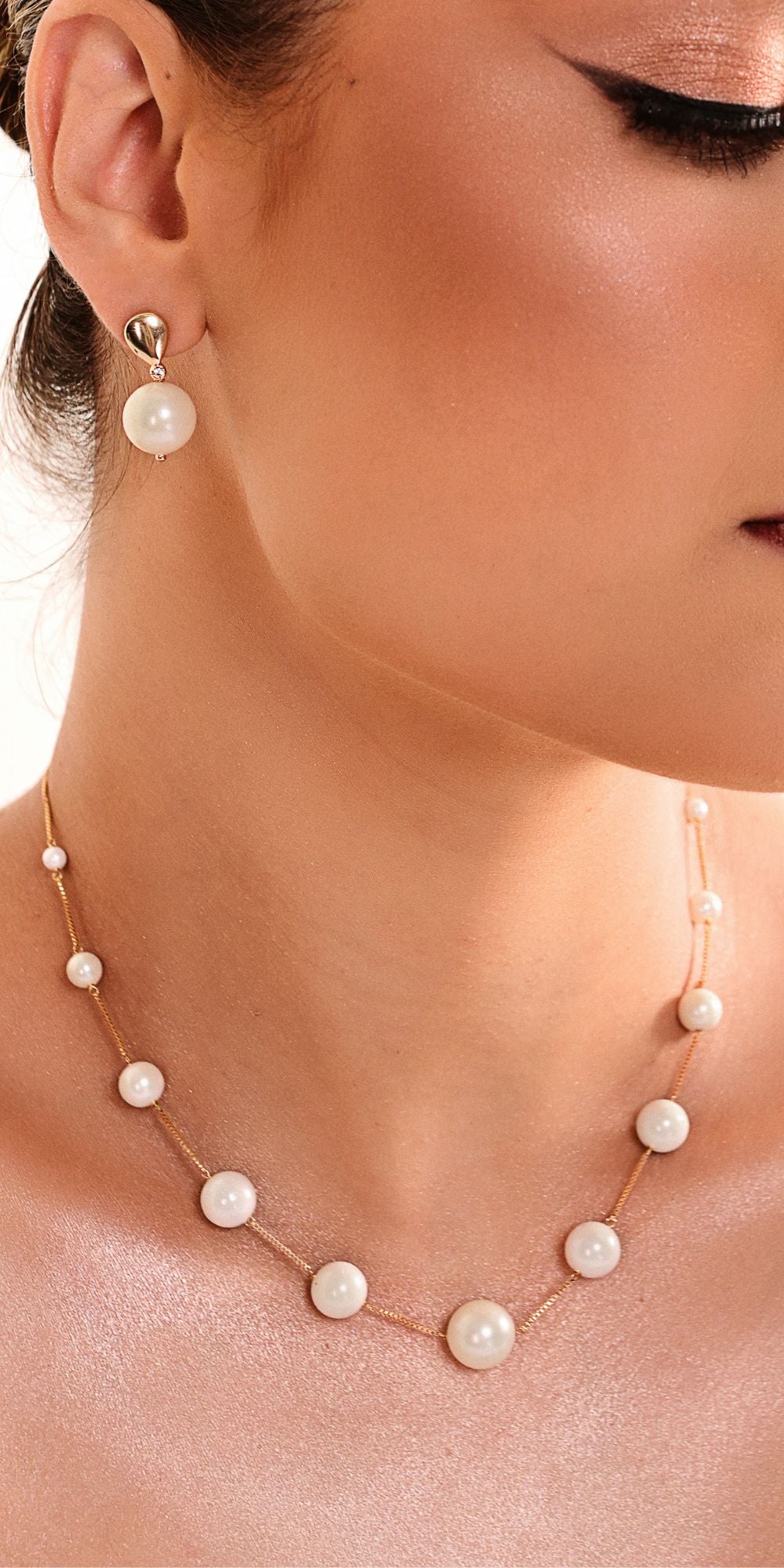 Colar Ema Longo Pérola Shell Ajustável Banho de Ouro 18k