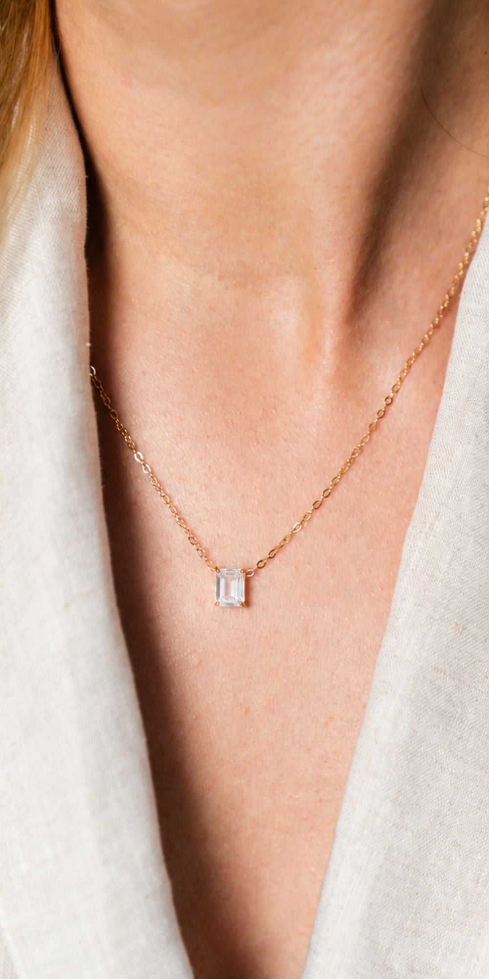 Colar Camila Ajustável com Pedra Banho de Ouro 18k