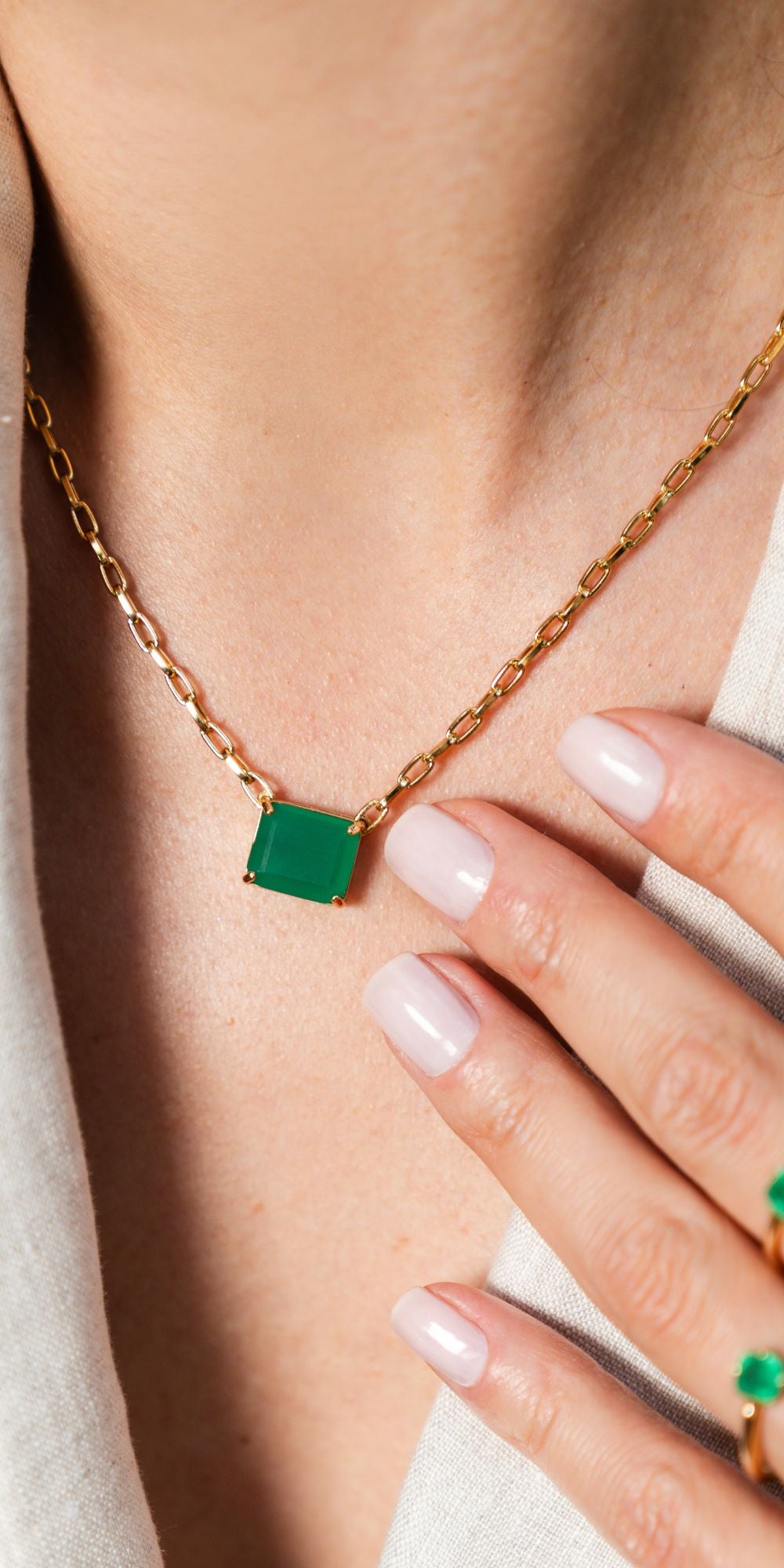 Colar Ane de Corrente com Pedra Cravada Banho de Ouro 18k