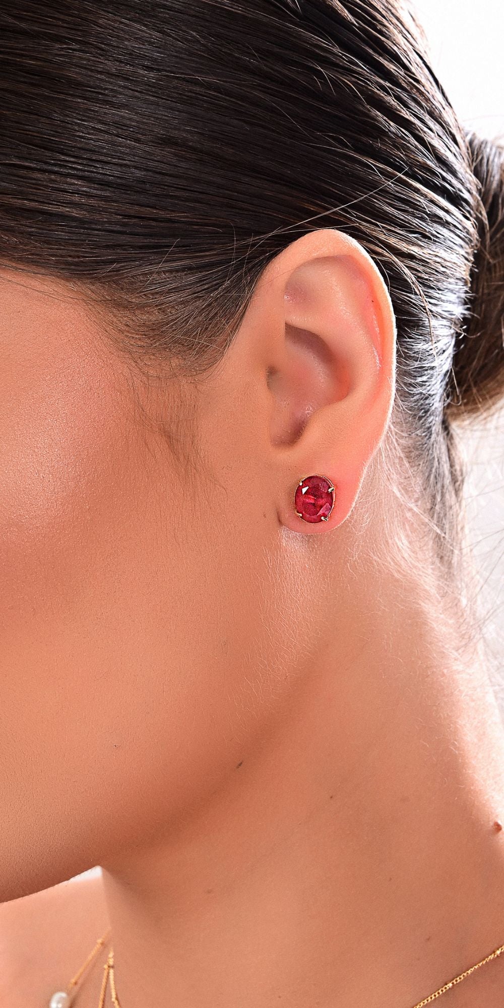 Brinco Georgia Delicado com Cristal Oval Banho de Ouro 18k