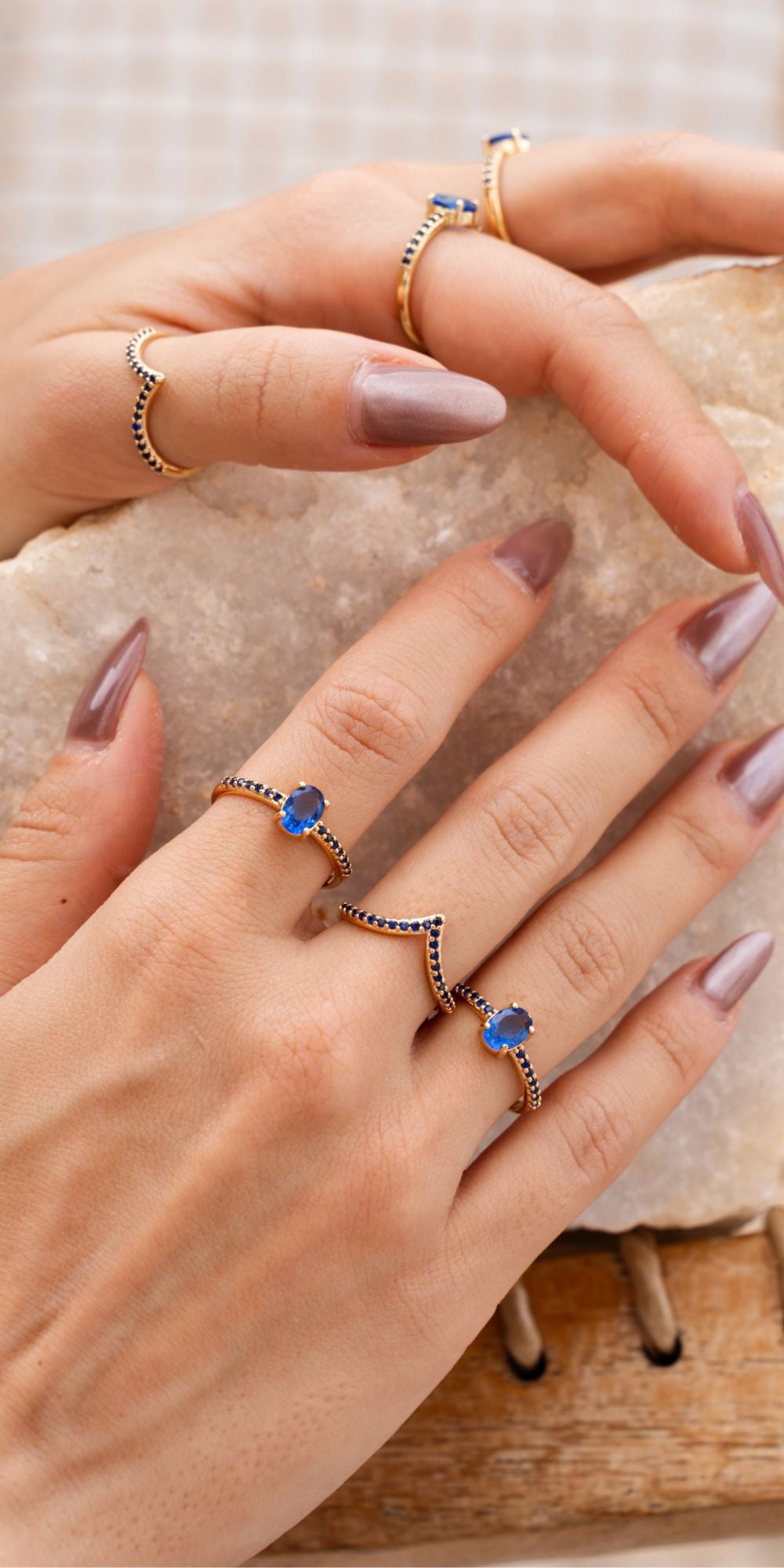 Anel Elis Delicado Pedra Oval Zircônia Banho de Ouro 18k