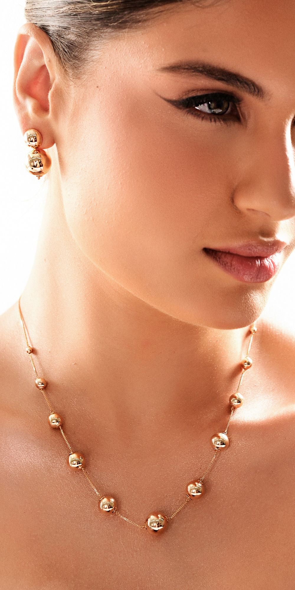 Colar Lucia Longo Esferas Douradas Corrente Veneziana Banho de Ouro 18k