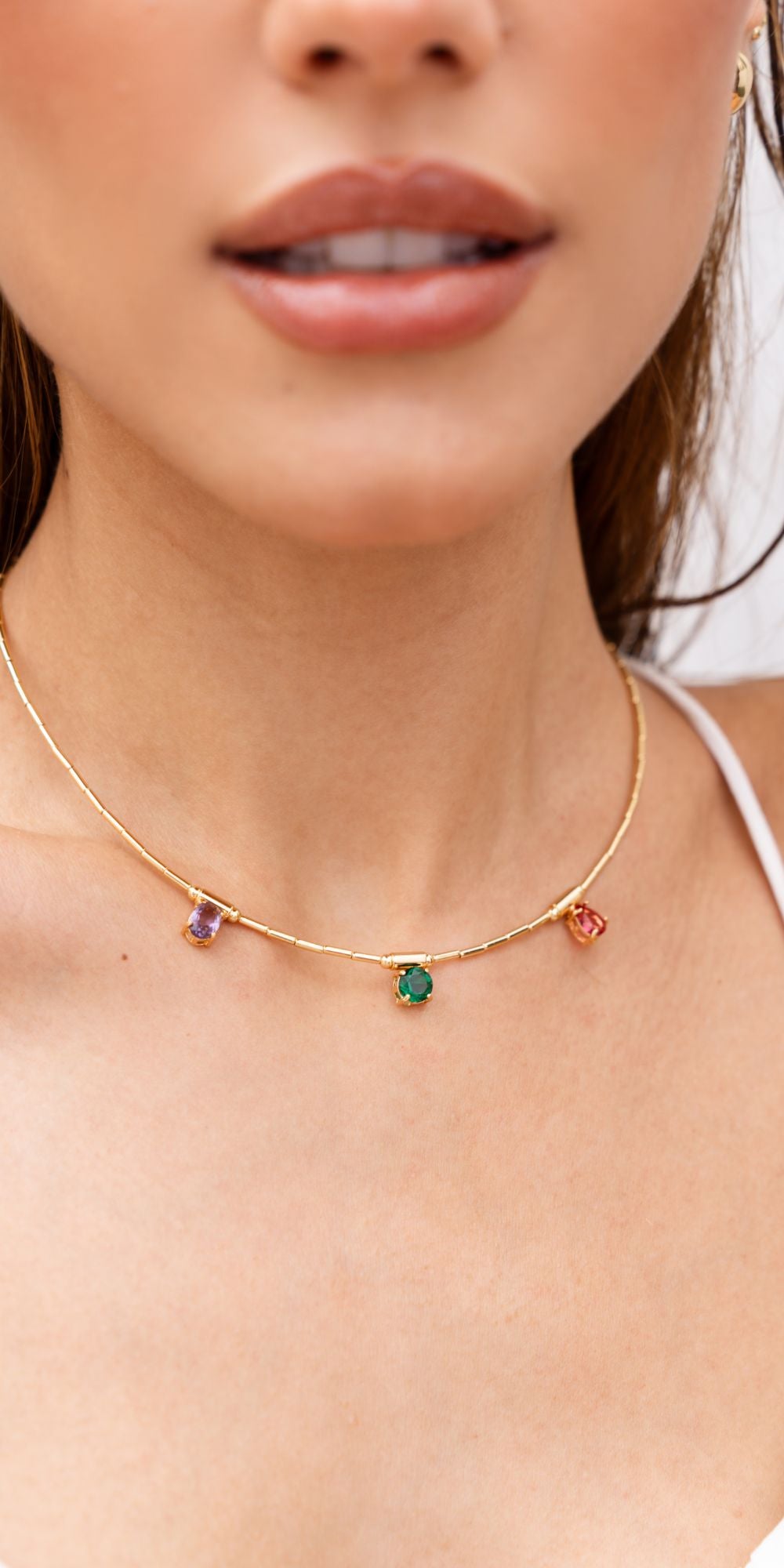 Colar Vic Aro de Canutilho com Pingentes Cravejados Banho de Ouro 18k