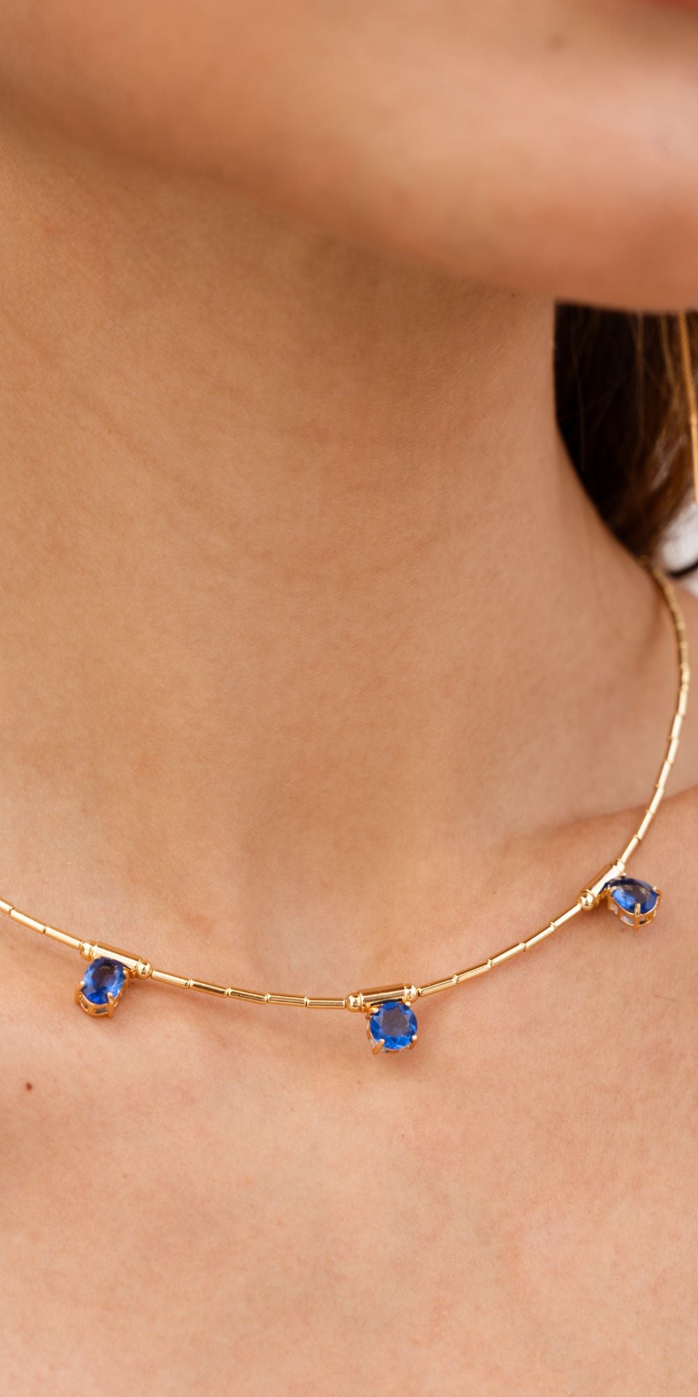 Colar Vic Aro de Canutilho com Pingentes Cravejados Banho de Ouro 18k