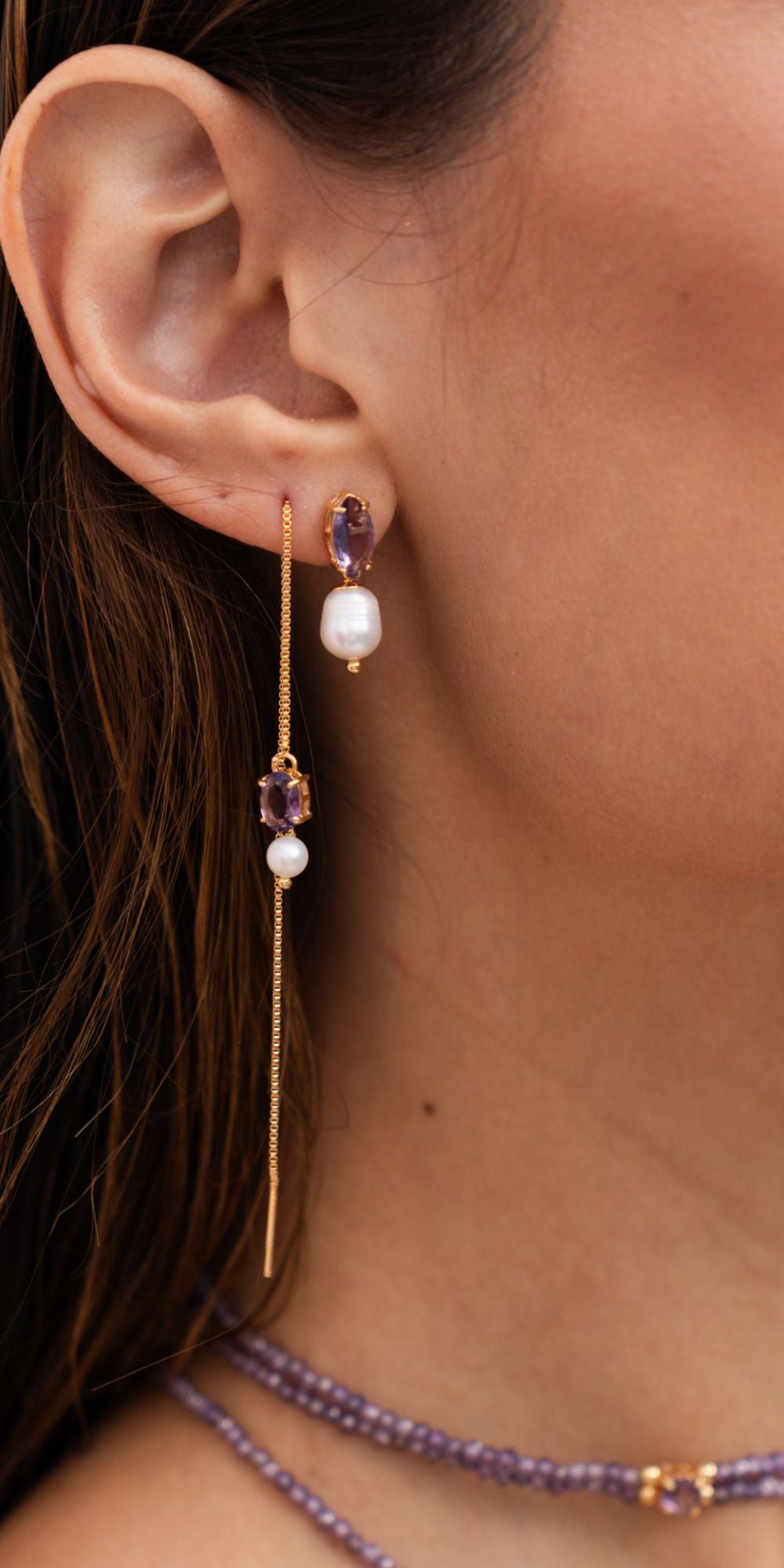 Brinco Wan Pequeno Pérola Água Doce e Cristal Navete Banho de Ouro 18k