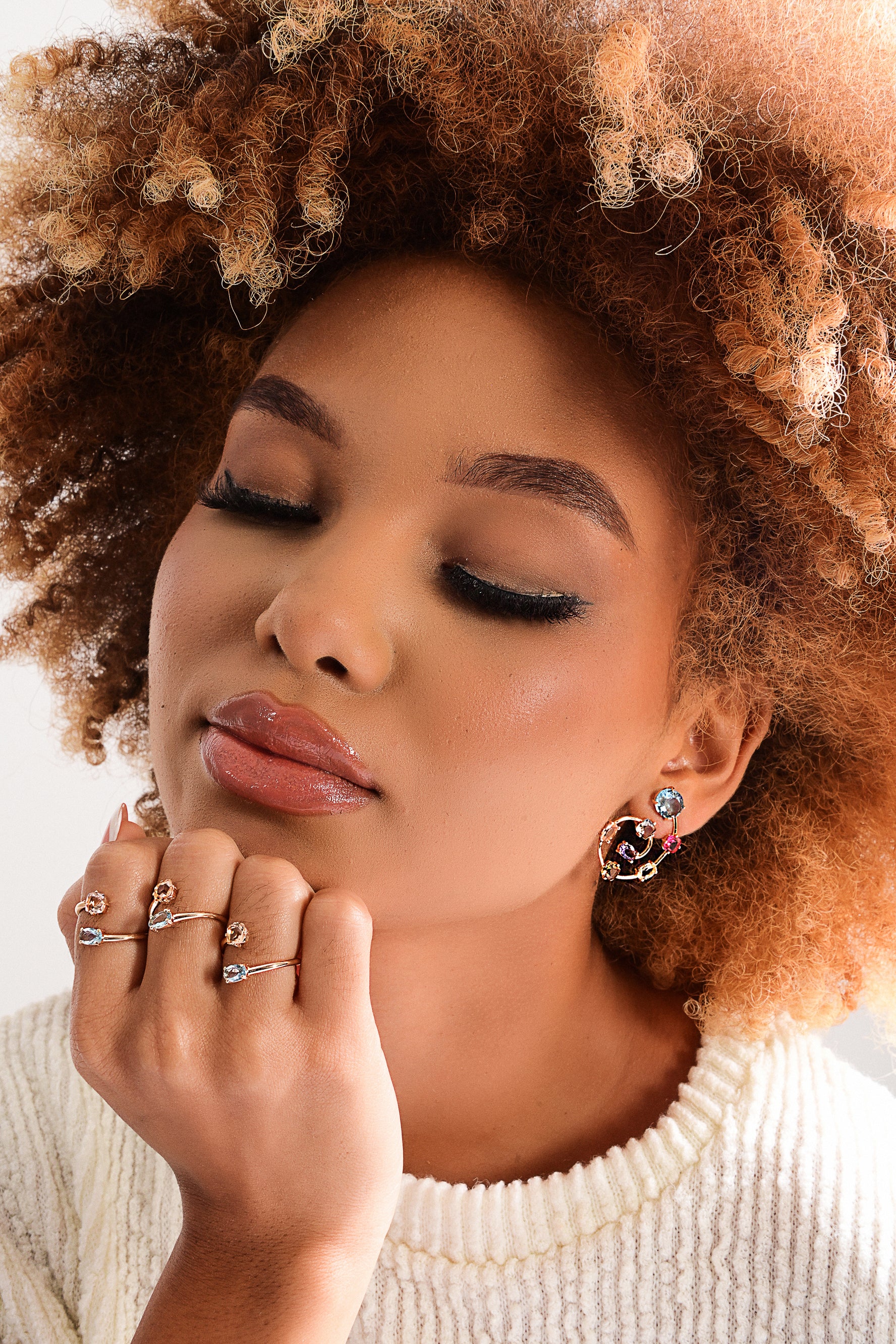 Conjunto Maya Brincos e Anel de Cristais Coloridos Banho de Ouro 18k