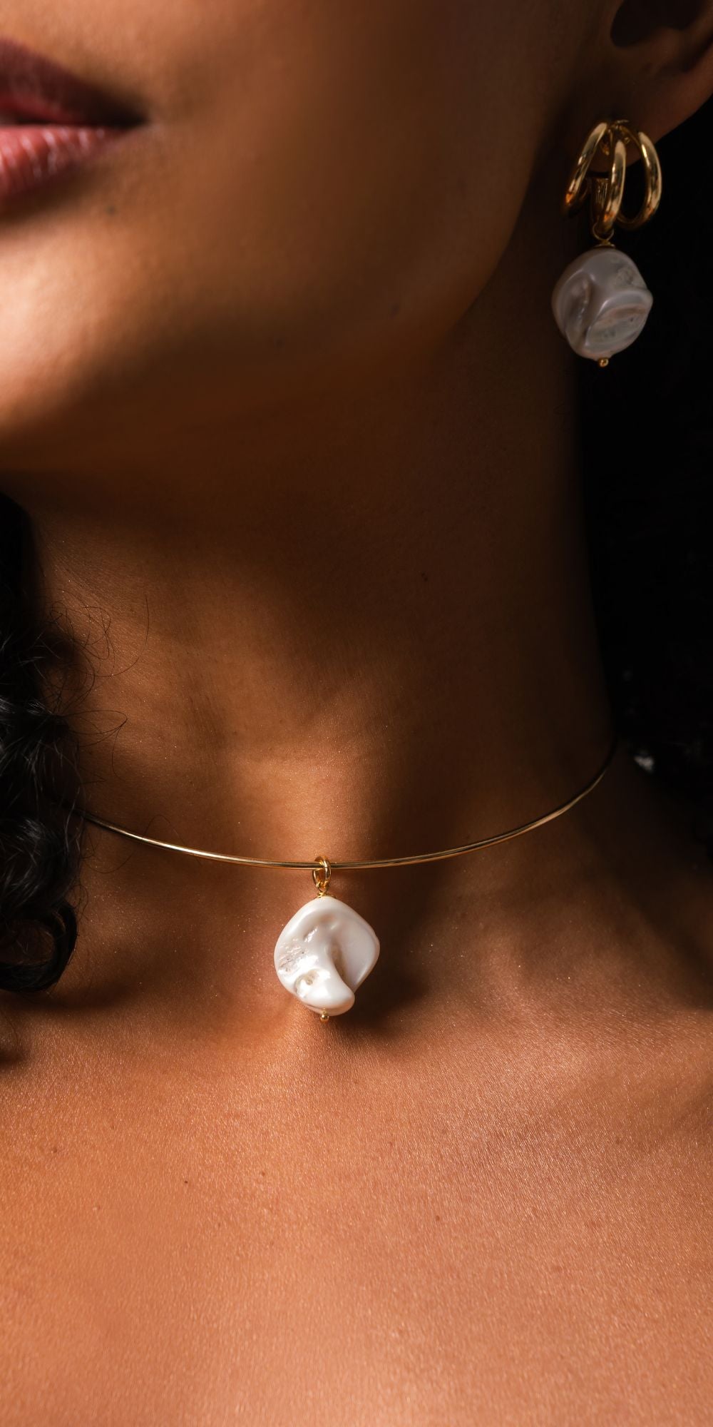 Colar Luma com Pérola Shell Pingente Removível Banho de Ouro 18k