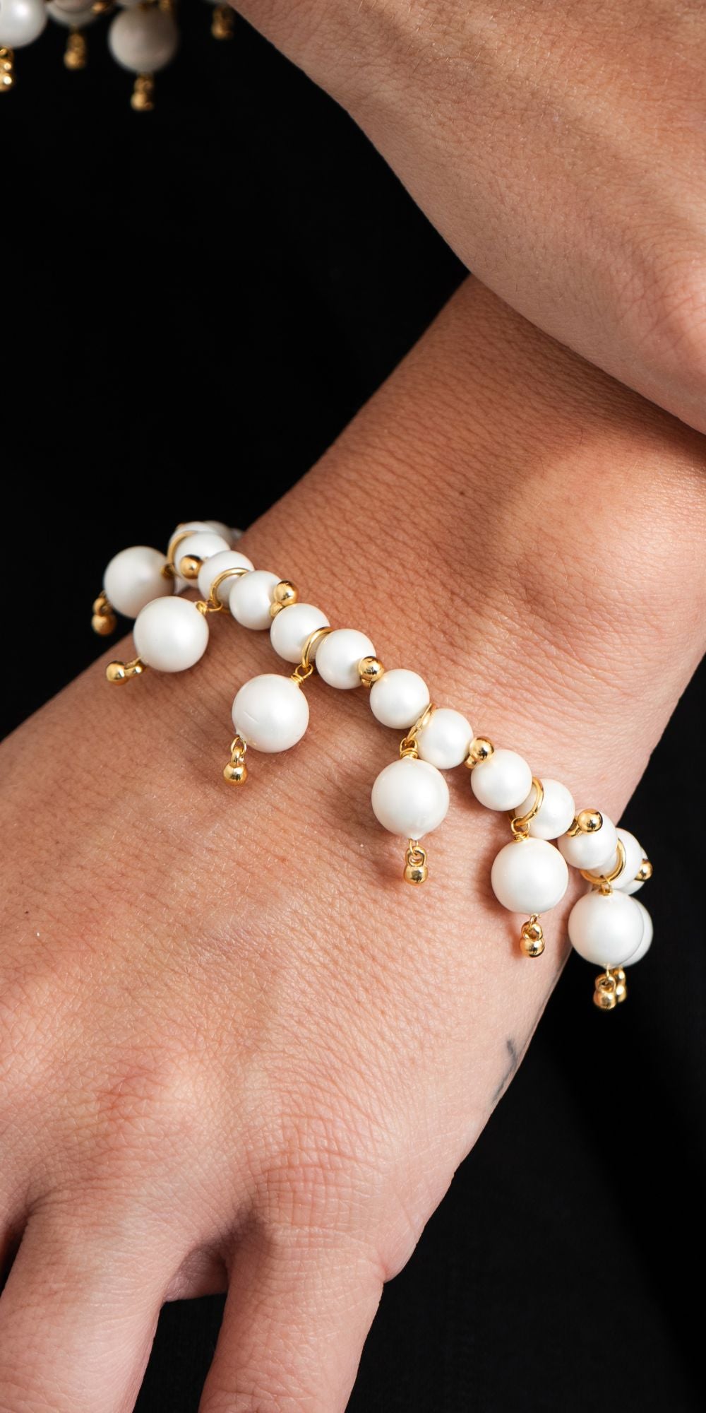 Pulseira Fabiana com Pérolas Shell 6mm e 8mm Banho de Ouro 18k