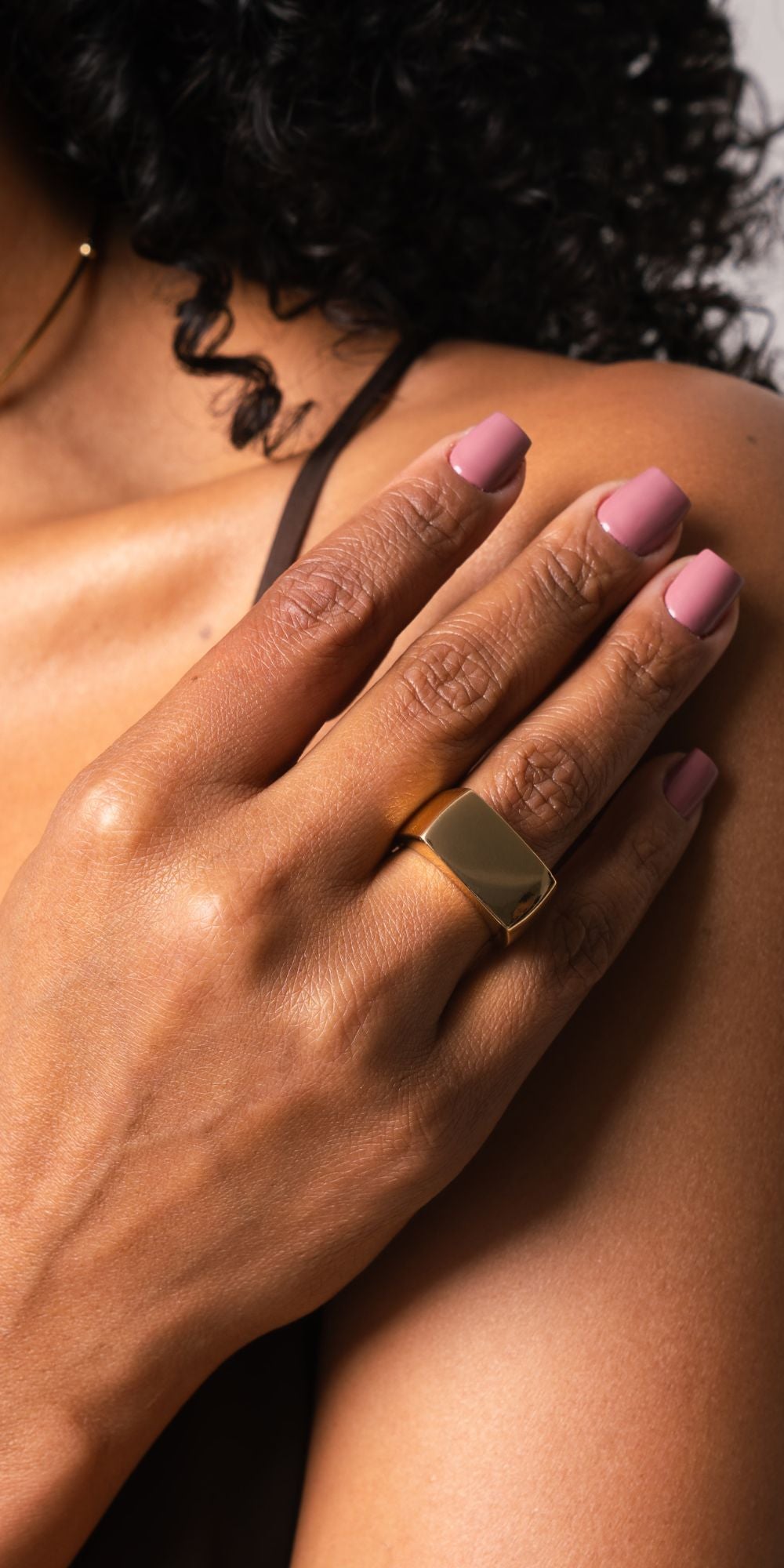 Anel Isadora Estruturado Forrado Banho de Ouro 18k