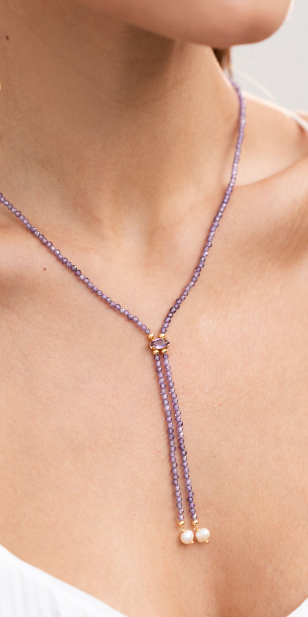 Colar Iara Gravatinha Zircônias e Pérola Banho de Ouro 18k