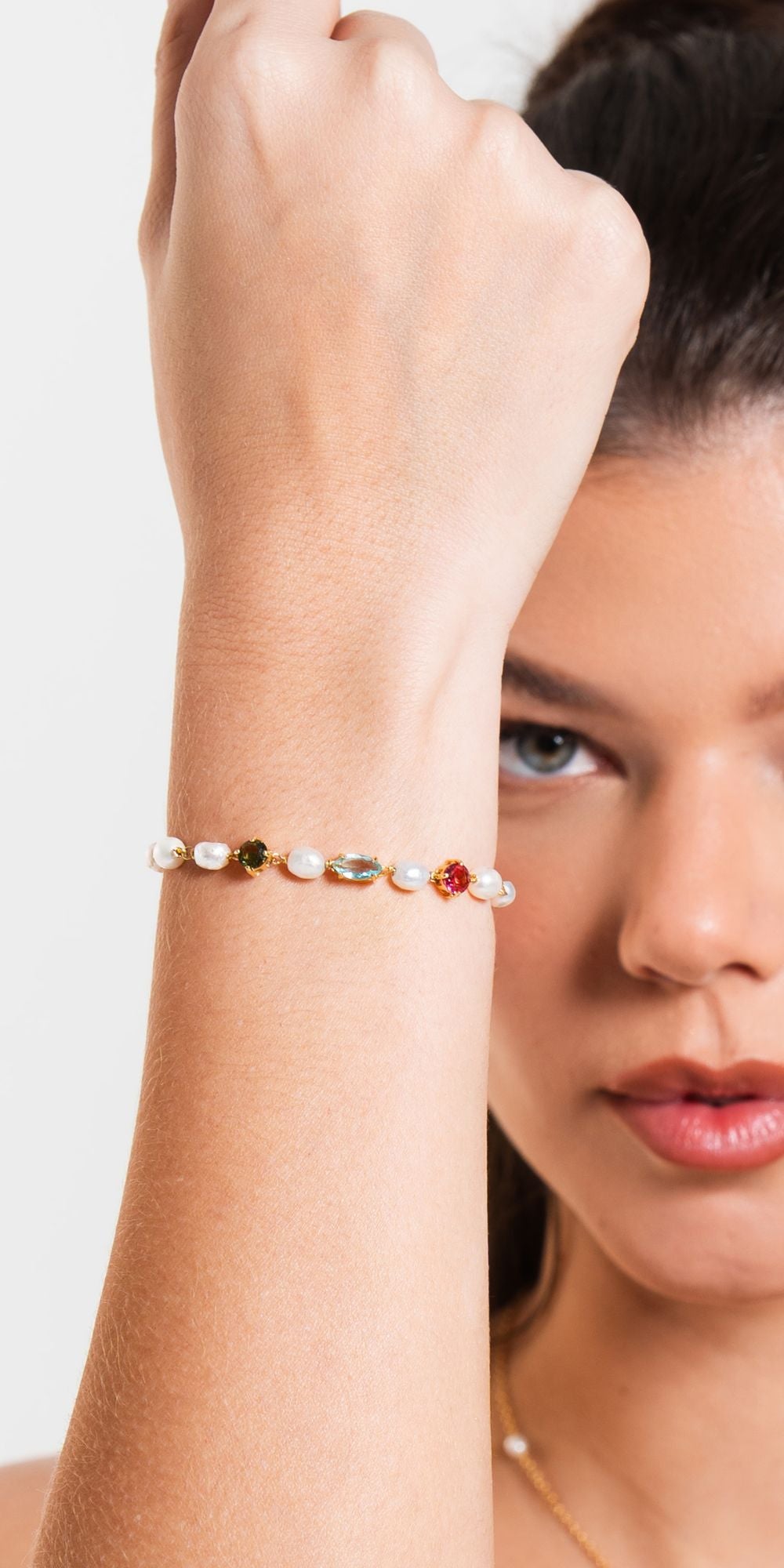 Pulseira Lila de Pérolas de Água Doce com Cristais Banho de Ouro 18k