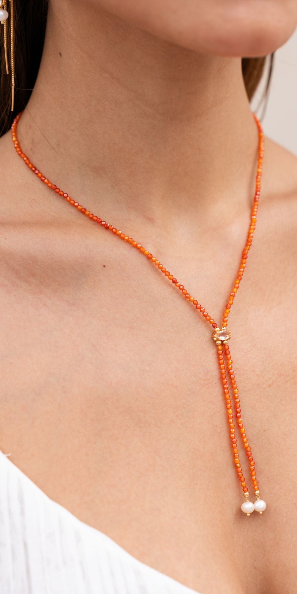 Colar Iara Gravatinha Zircônias e Pérola Banho de Ouro 18k