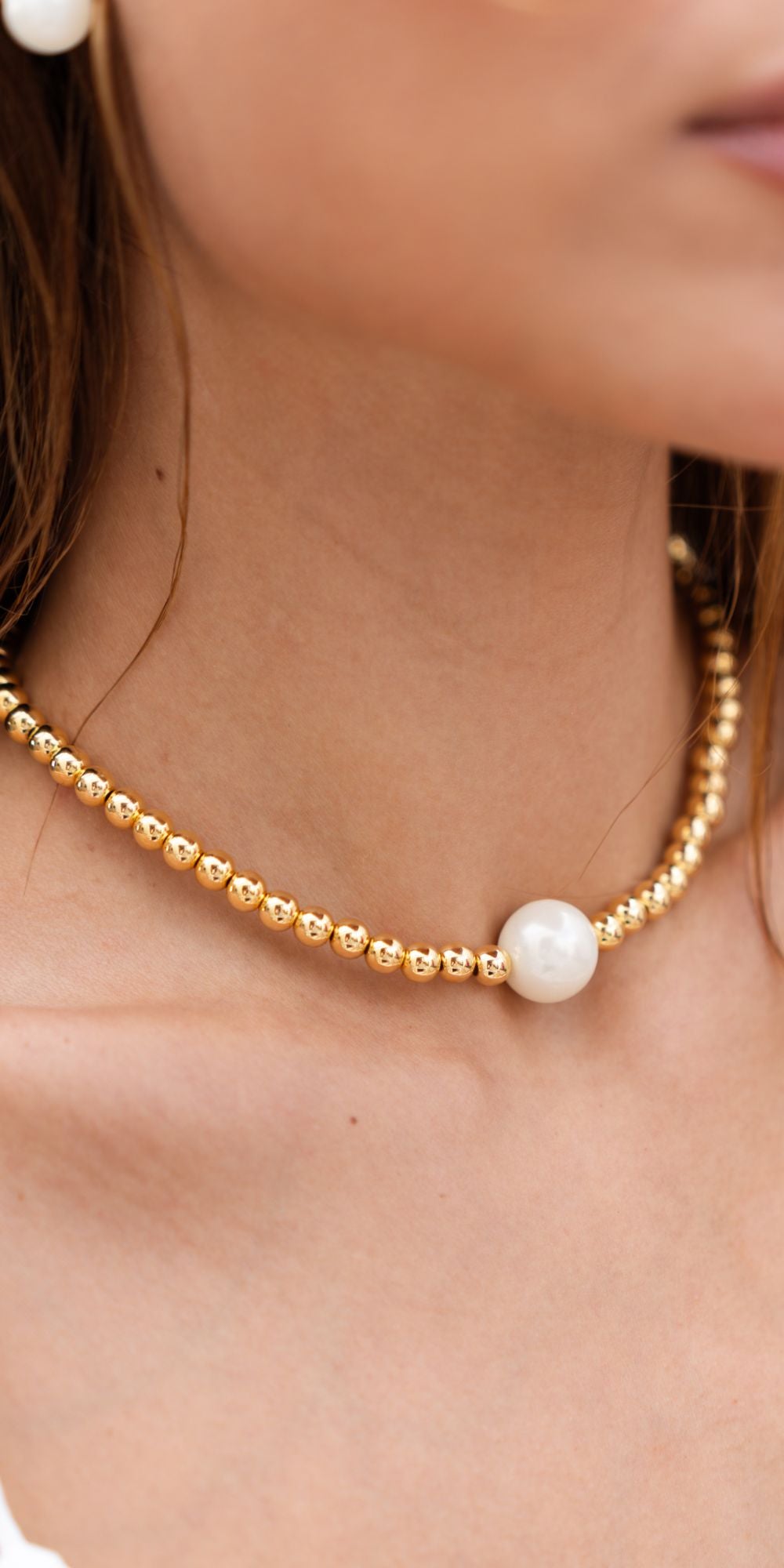 Colar Jô de Esferas com Pérola Shell Banho de Ouro 18k