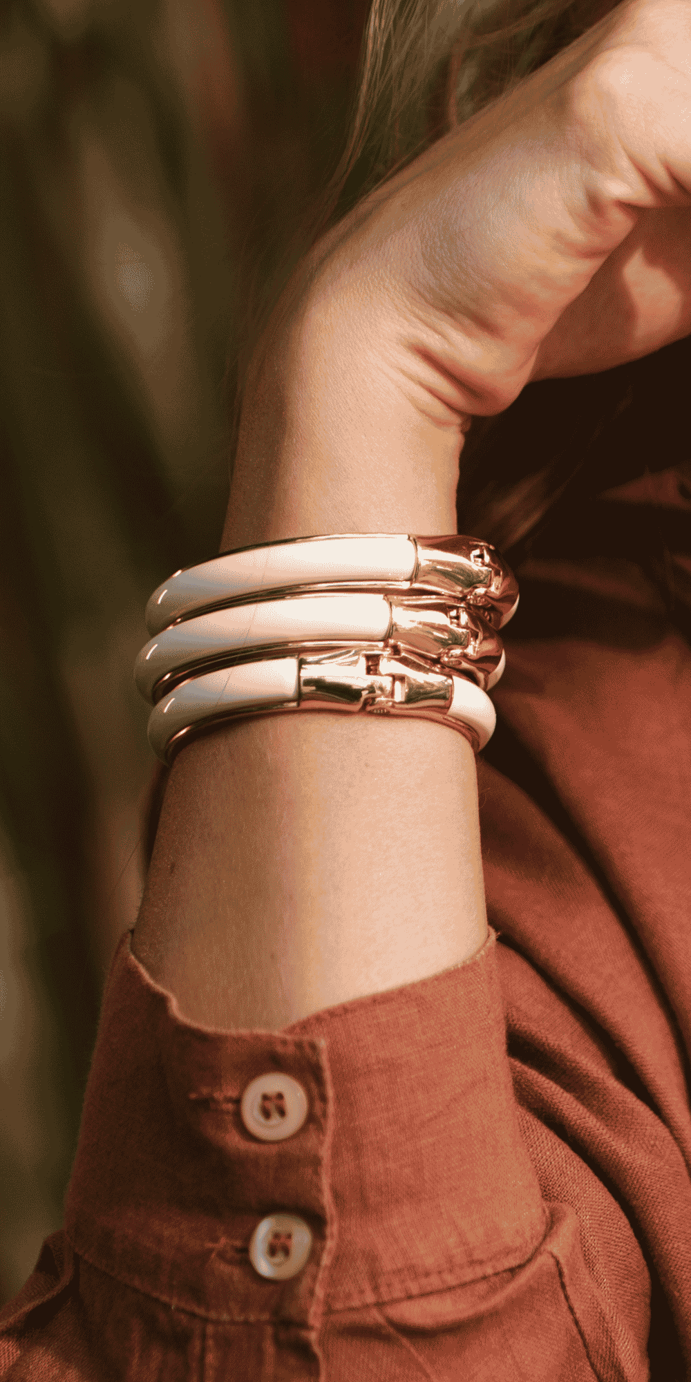 Pulseira Manu Estilo Bracelete Moderno Banho de Ouro 18k