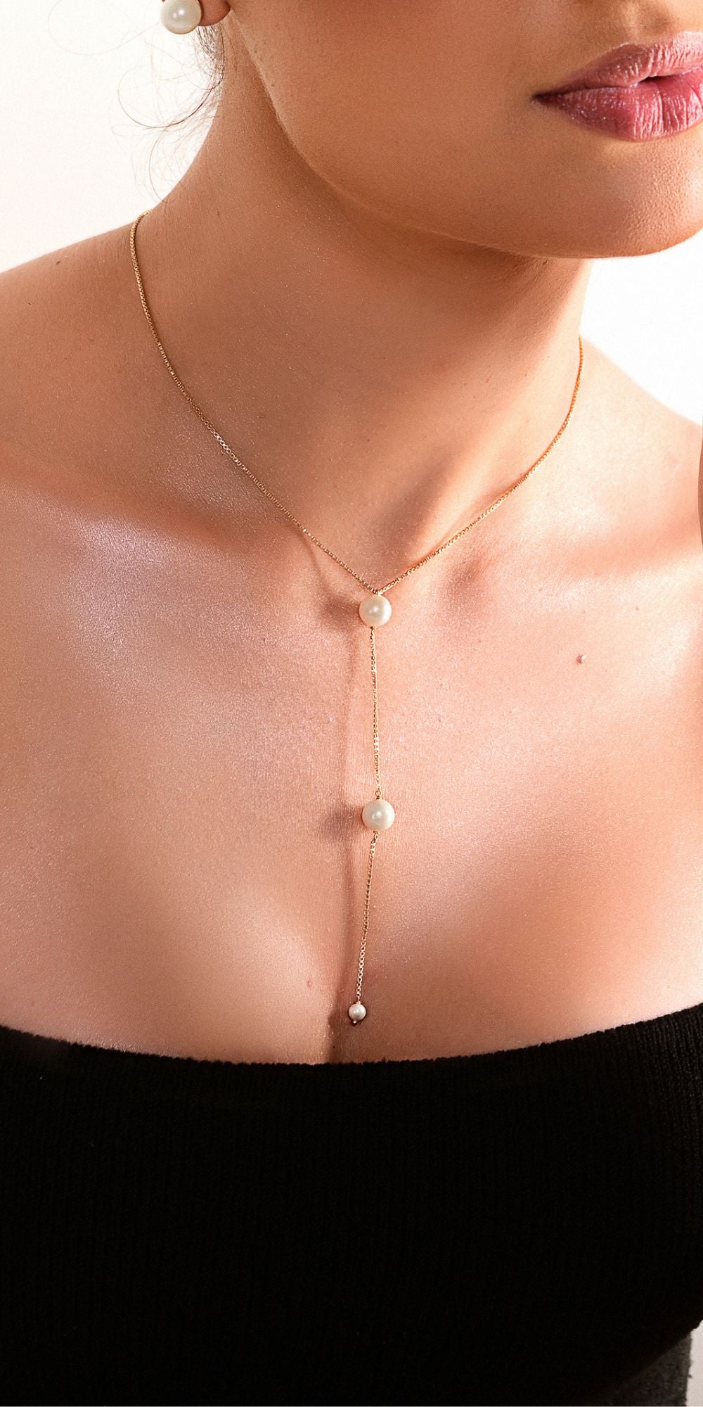 Colar Esme Gravatinha com Pérola Shell Banho de Ouro 18k